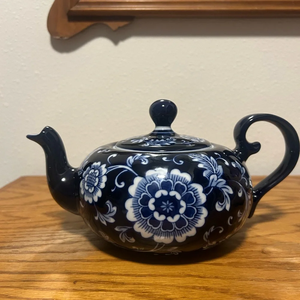 Pier 1 Navy and White Floral China Mandarin Teapot